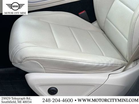 Used 2023 Mercedes-Benz GLS 450 4MATIC image 22