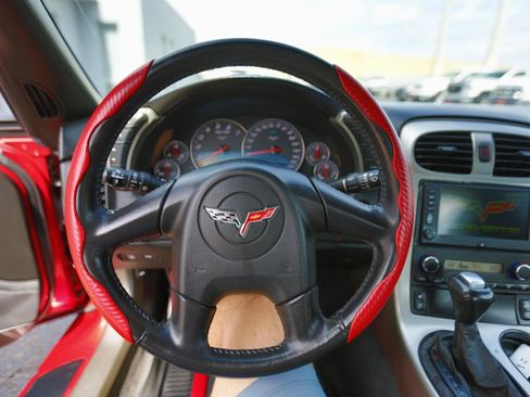 Used 2005 Chevrolet Corvette Coupe w/ Preferred Equipment Group RWD image 8