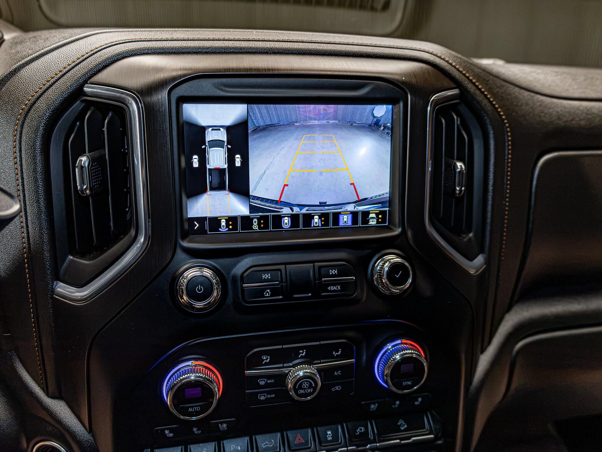 Used 2020 GMC Sierra 3500 AT4 w/ AT4 Premium Package AWD/4WD image 18