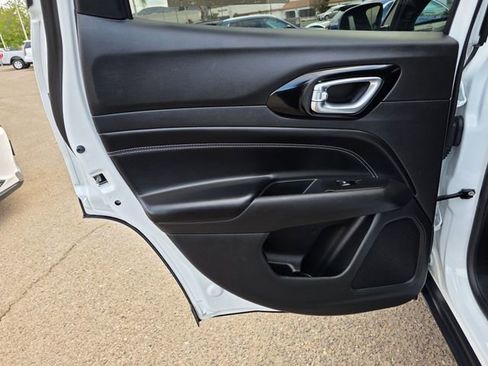 Used 2022 Jeep Compass Altitude image 19