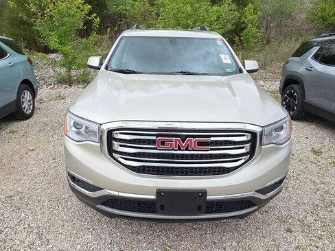 Used 2017 GMC Acadia SLT image 2