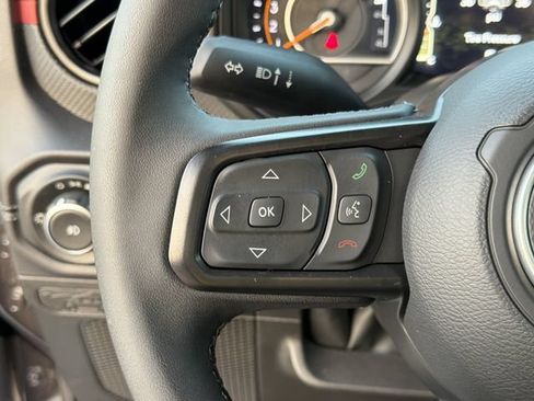 Used 2025 Jeep Wrangler Unlimited Rubicon AWD/4WD image 24