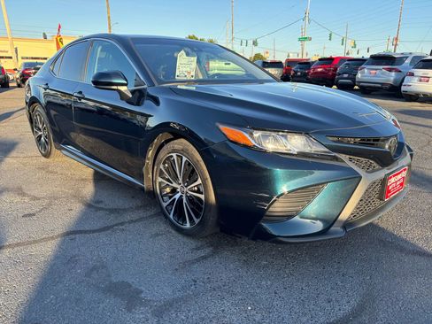 Used 2020 Toyota Camry SE image 14