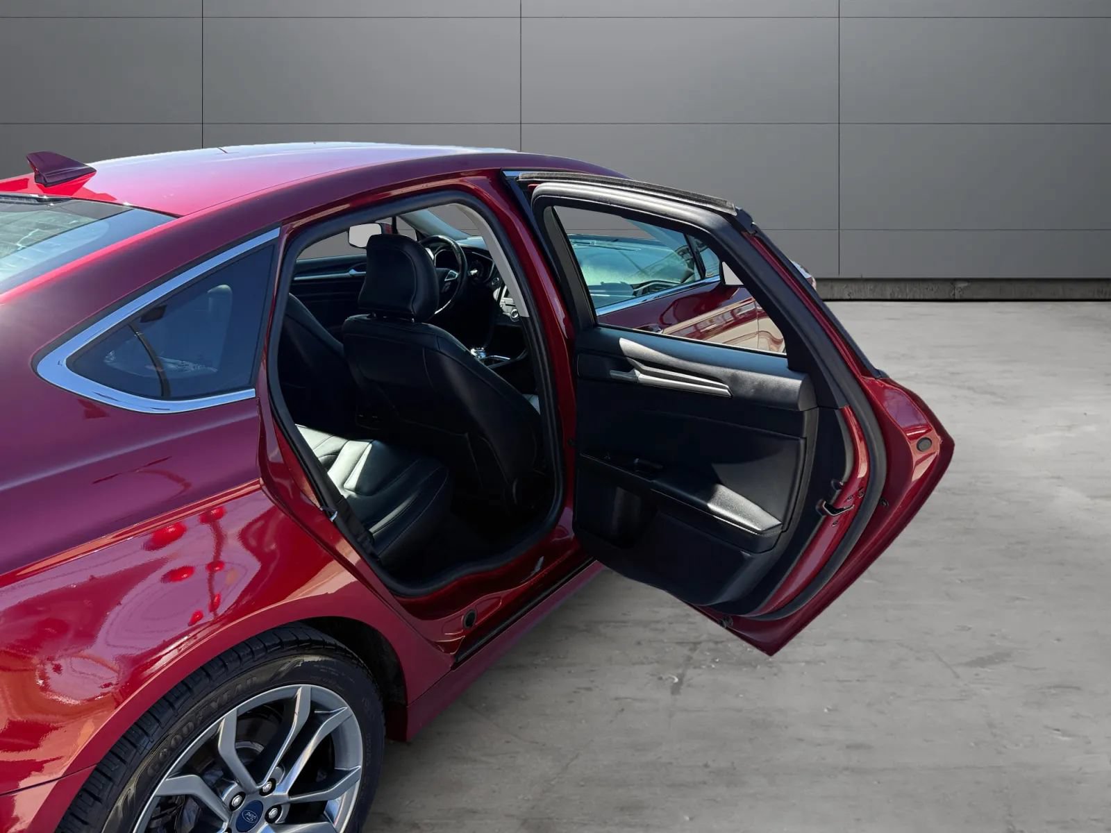 Used 2019 Ford Fusion Titanium FWD image 20