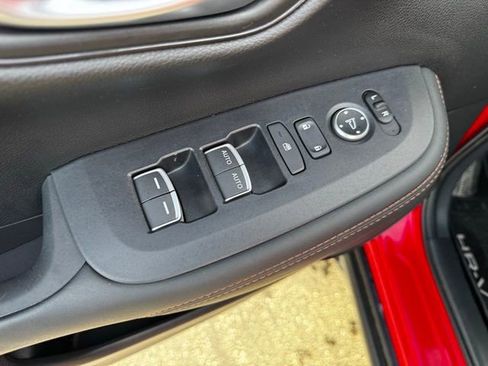 Used 2025 Honda HR-V Sport image 16