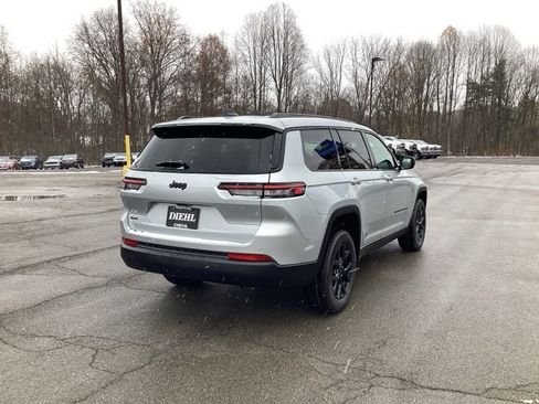 New 2025 Jeep Grand Cherokee L Altitude AWD/4WD image 7
