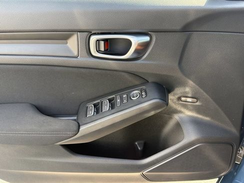 Used 2025 Honda Civic Sport image 31