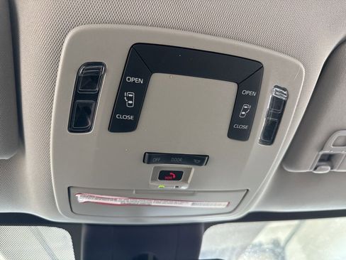 Certified 2021 Toyota Sienna LE image 32