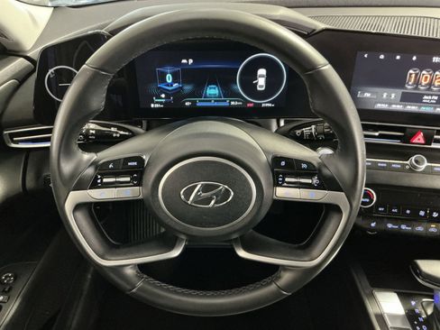 Used 2023 Hyundai Elantra Limited image 24