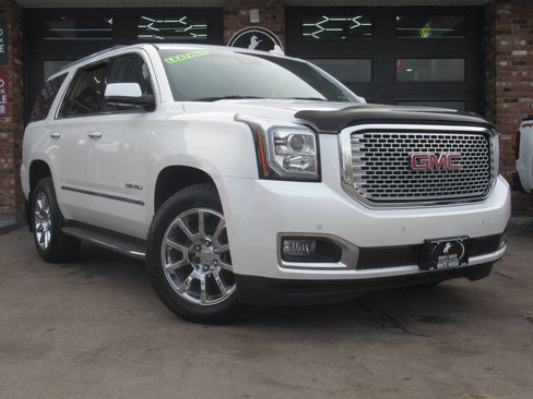 Used 2017 GMC Yukon Denali w/ Open Road Package AWD/4WD image 2