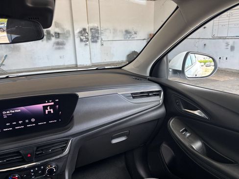Used 2025 Buick Encore GX Preferred FWD image 34