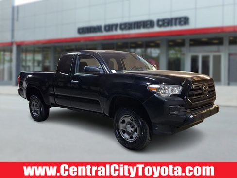 Used 2019 Toyota Tacoma SR image 1