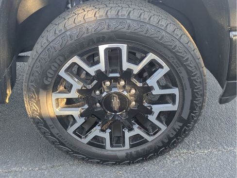 Certified 2024 Chevrolet Silverado 2500 High Country w/ Z71 Off-Road Package image 29