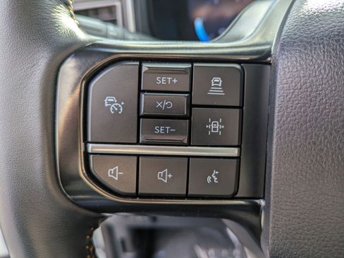 Used 2024 Ford F350 Platinum w/ FX4 Off-Road Package image 18