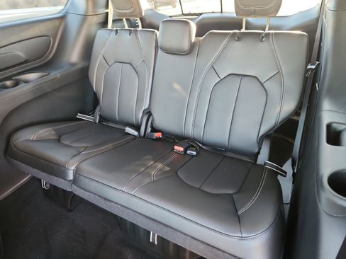New 2026 Chrysler Pacifica Select w/ S Appearance Package image 35