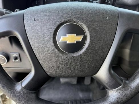 Used 2013 Chevrolet Express 2500 RWD image 27