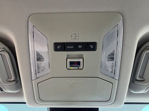 Used 2025 Toyota RAV4 XLE AWD/4WD image 31