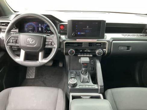 Certified 2025 Toyota Tacoma TRD Off-Road AWD/4WD image 19