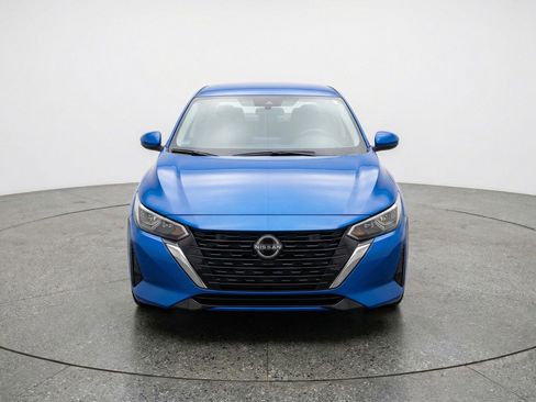 Used 2025 Nissan Sentra SV FWD image 2