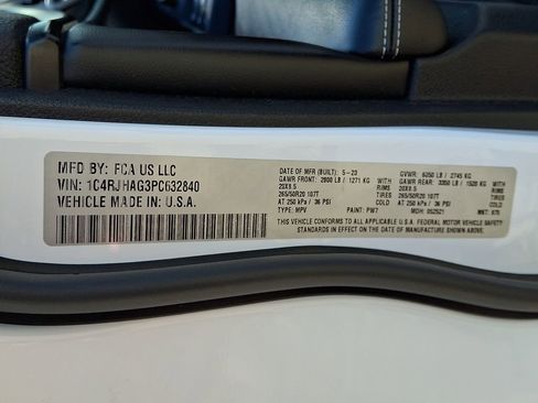 Used 2023 Jeep Grand Cherokee Altitude image 28