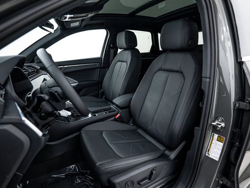 New 2025 Audi Q3 2.0T Premium image 12