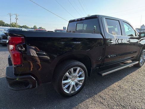 Used 2021 Chevrolet Silverado 1500 High Country w/ Technology Package AWD/4WD image 7