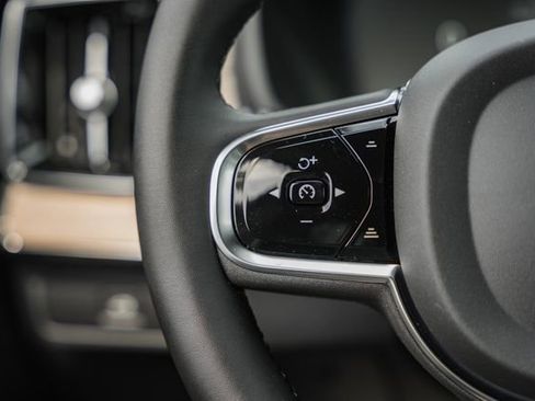 New 2026 Volvo XC90 B6 Plus w/ Protection Package Premier AWD/4WD image 30
