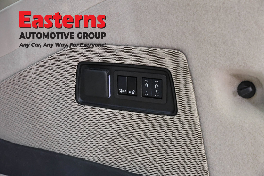 Used 2024 Cadillac Escalade ESV Sport Platinum w/ LPO, ONYX Package AWD/4WD image 30
