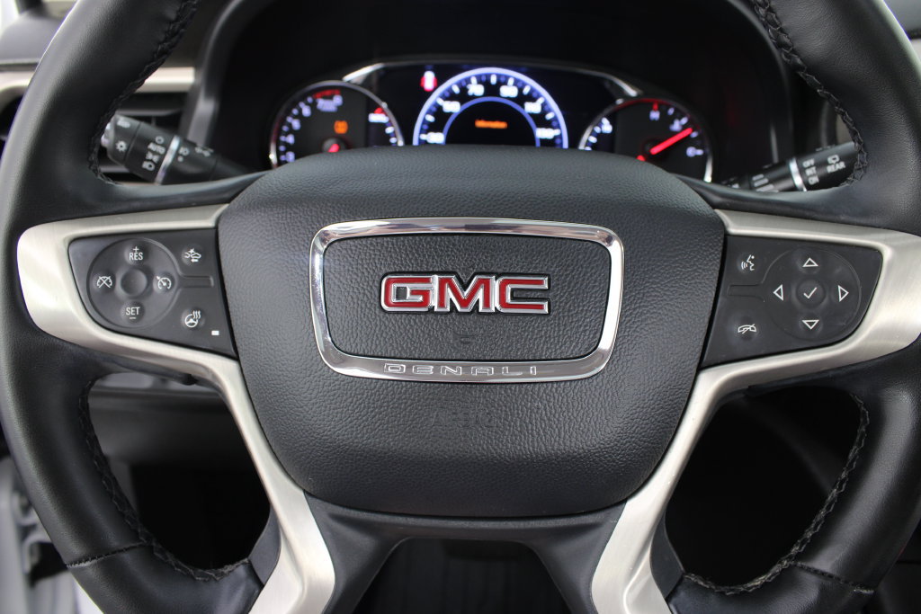 Used 2023 GMC Acadia Denali w/ Denali Ultimate Package FWD image 17
