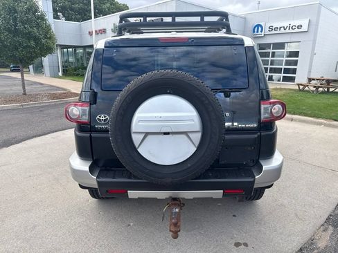 Used 2014 Toyota FJ Cruiser 4WD w/ Convenience Package image 7