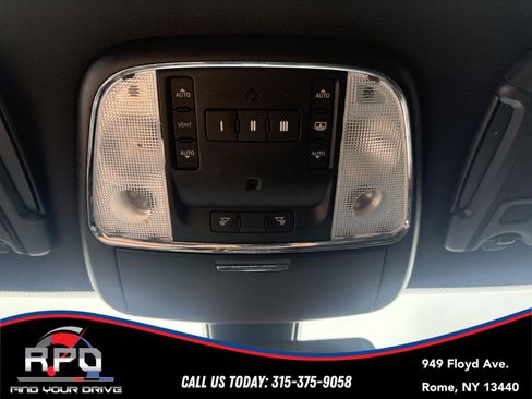 Used 2015 Chrysler 300 S AWD/4WD image 21