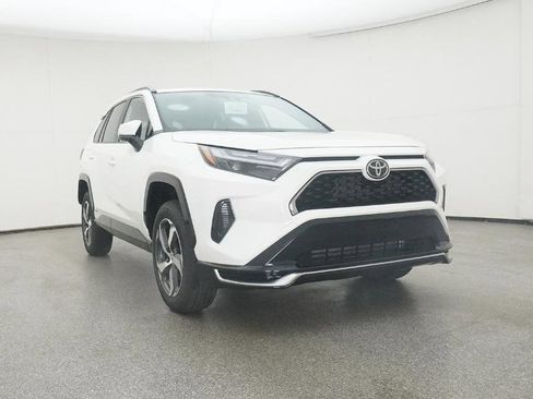 New 2025 Toyota RAV4 SE image 31