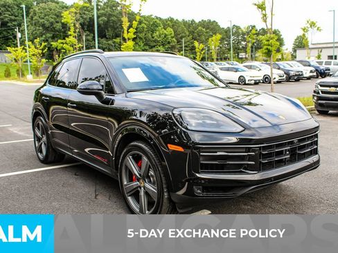 Used 2024 Porsche Cayenne S image 4