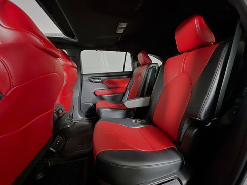 Used 2023 Toyota Highlander XSE image 21