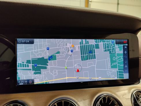 Used 2018 Mercedes-Benz E 400 4MATIC Coupe image 34