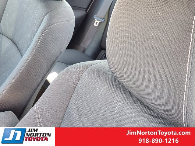 Used 2025 Toyota Corolla LE FWD image 15