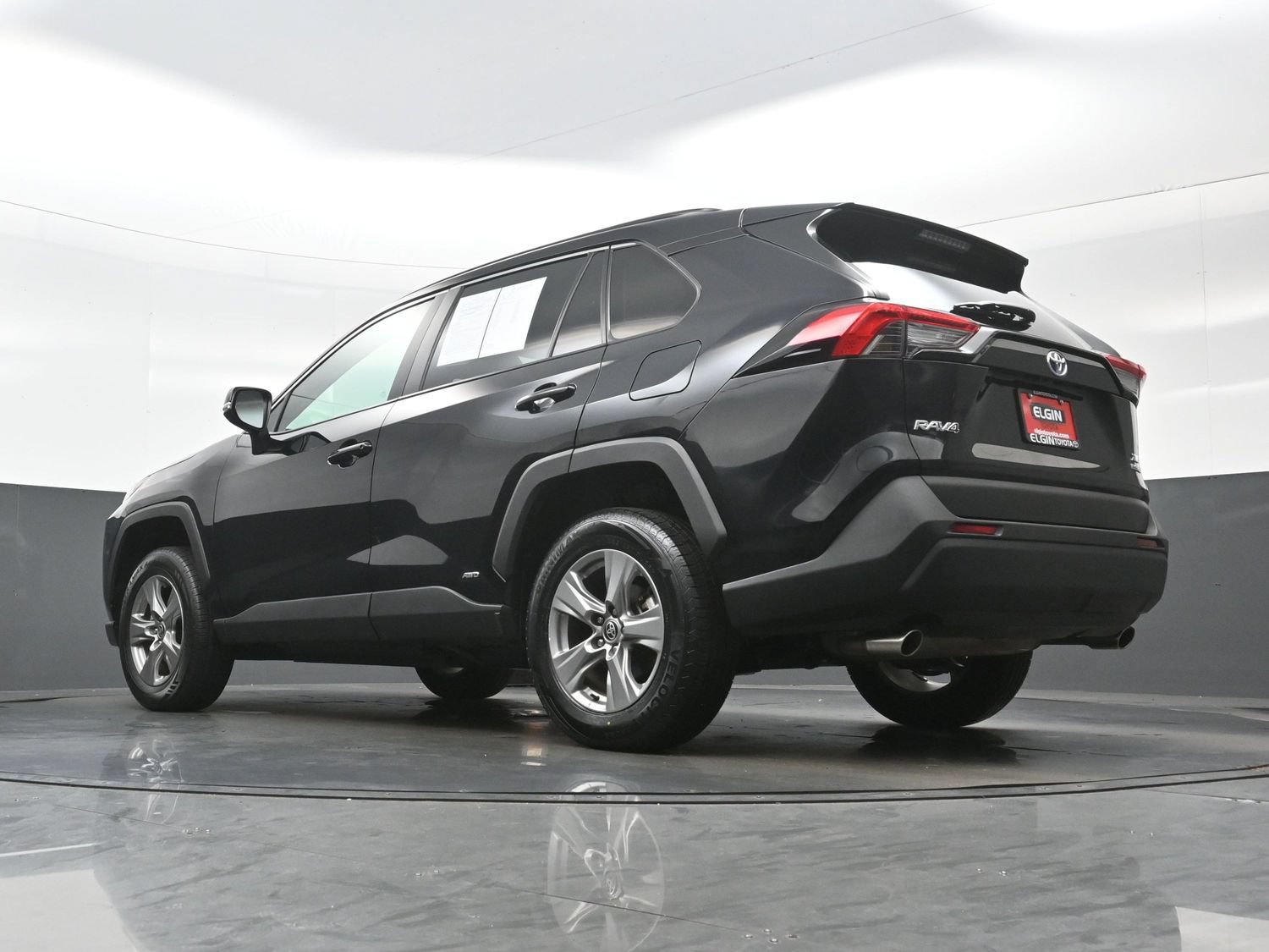 Used 2024 Toyota RAV4 XLE w/ Weather Package AWD/4WD image 31