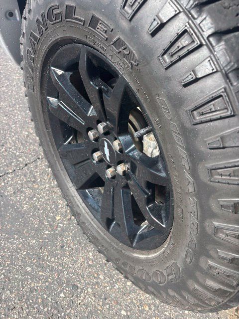 Used 2018 Chevrolet Colorado Z71 AWD/4WD image 6