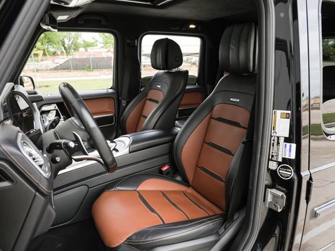 Used 2021 Mercedes-Benz G 63 AMG 4MATIC w/ G Manufaktur Interior Package image 17