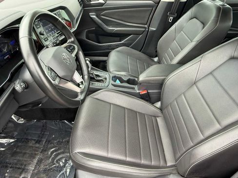 Certified 2023 Volkswagen Jetta SE FWD image 14