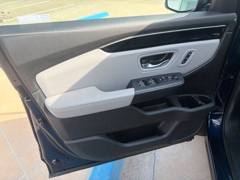 Certified 2025 Honda Pilot EX-L image 12