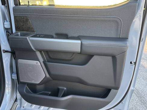 New 2026 Ford F250 Lariat w/ Black Appearance Package image 18