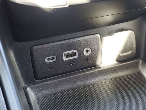 Used 2024 GMC Terrain SLE w/ Driver Convenience Package image 22