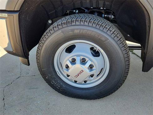 New 2026 GMC Sierra 3500 Pro image 8