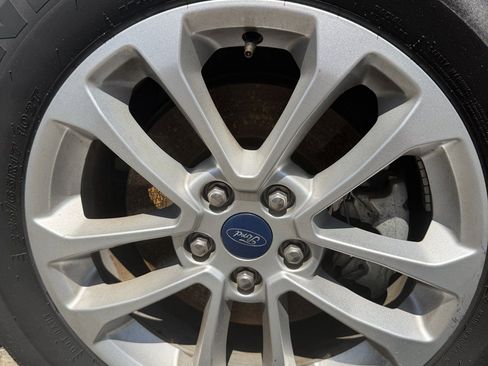 Used 2021 Ford Escape SE FWD image 11