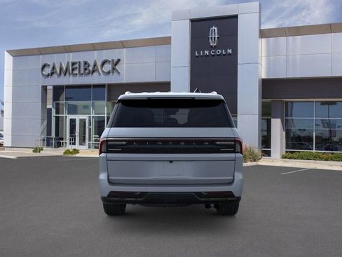 New 2025 Lincoln Navigator Reserve image 5