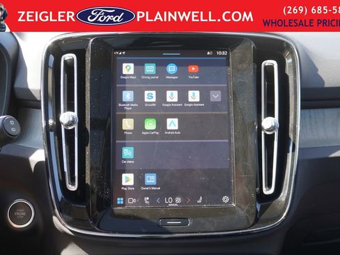 Used 2023 Volvo XC40 B5 Plus w/ Protection Package Premier image 22