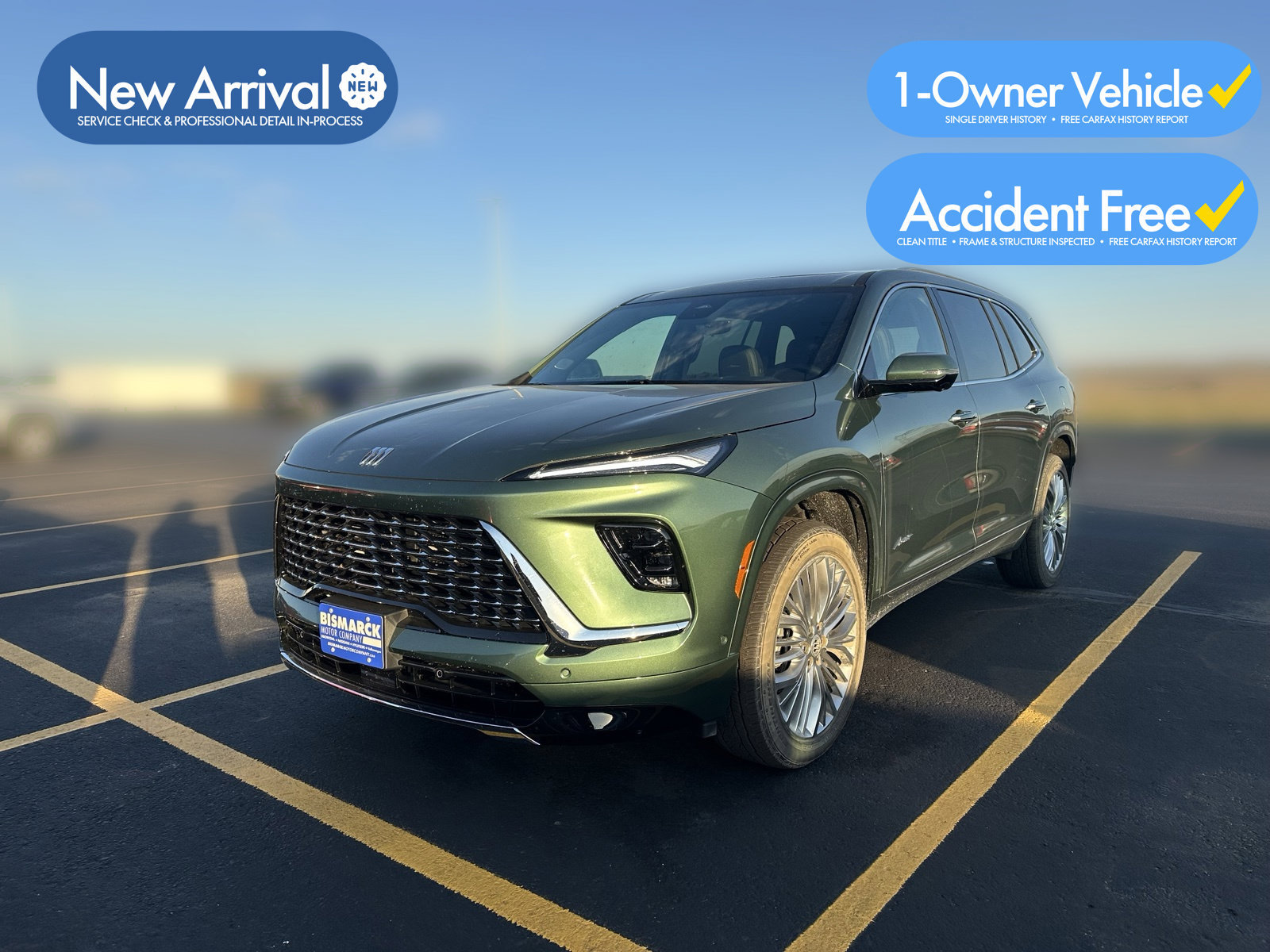 Used 2027 Buick Enclave Avenir AWD/4WD image 1