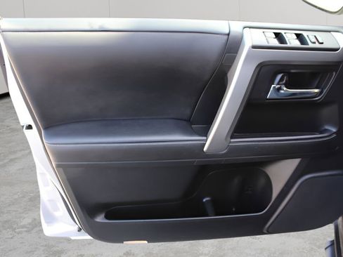 Used 2024 Toyota 4Runner SR5 Premium w/ Moonroof Package AWD/4WD image 19