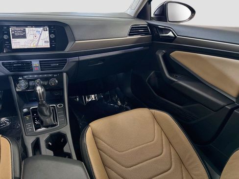 Used 2019 Volkswagen Jetta SEL Premium FWD image 24